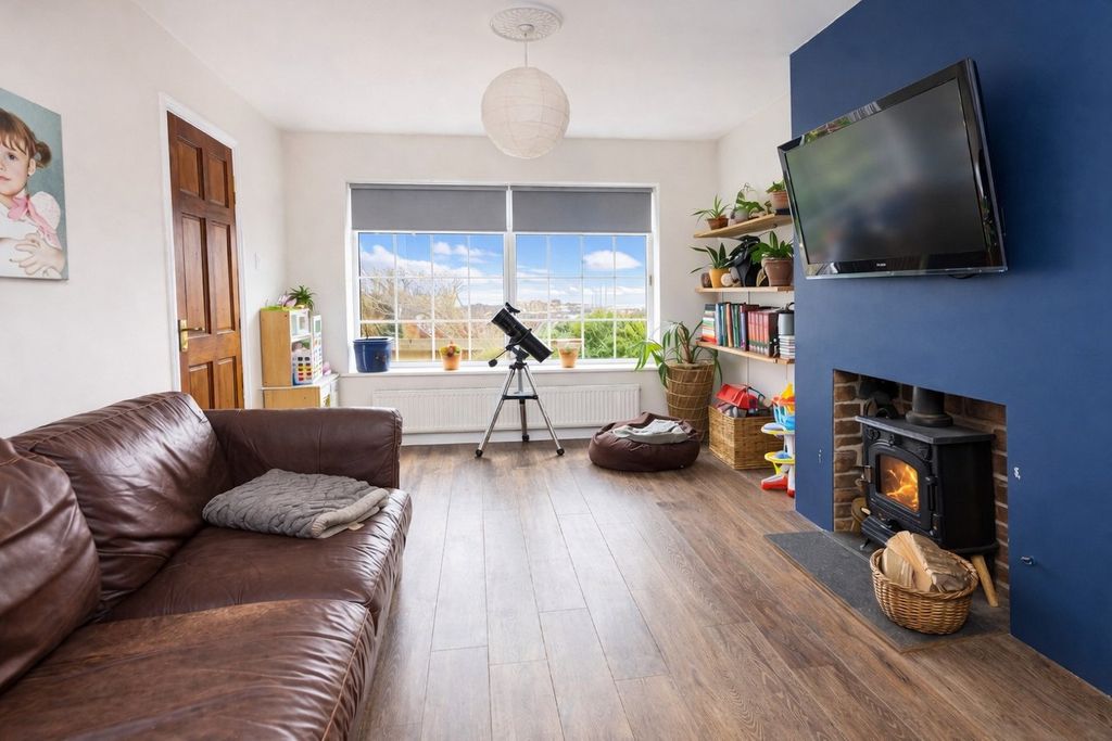 Property photo 2 of 11