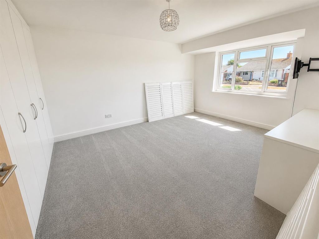 Property photo 3 of 8 E1A6312A-3C5F-4Fb0-B3D2-47E5Abf641B1.Png