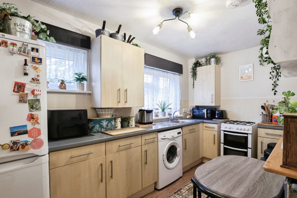 Property photo 2 of 17 Photo