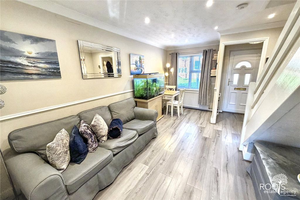 Property photo 3 of 9 Living Room