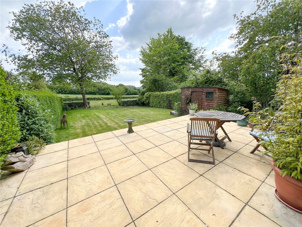 Property photo 2 of 21 Picture No. 15
