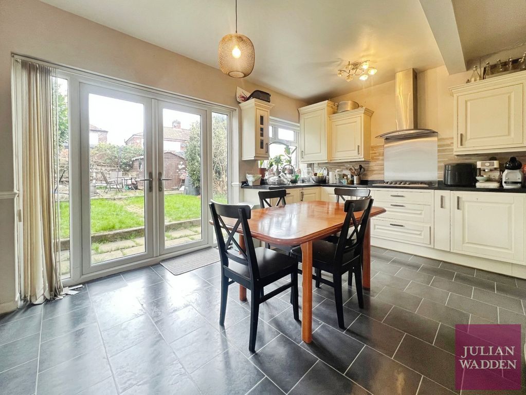 Property photo 3 of 12 Picture 3