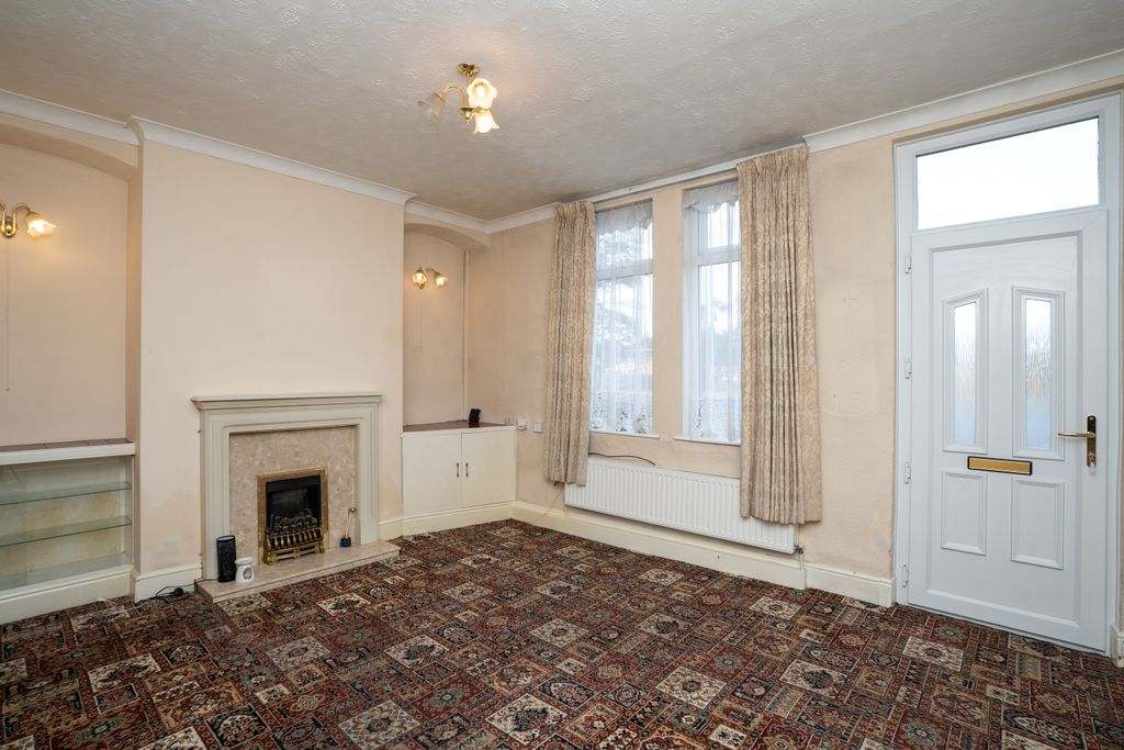 Property photo 2 of 18 Living Room