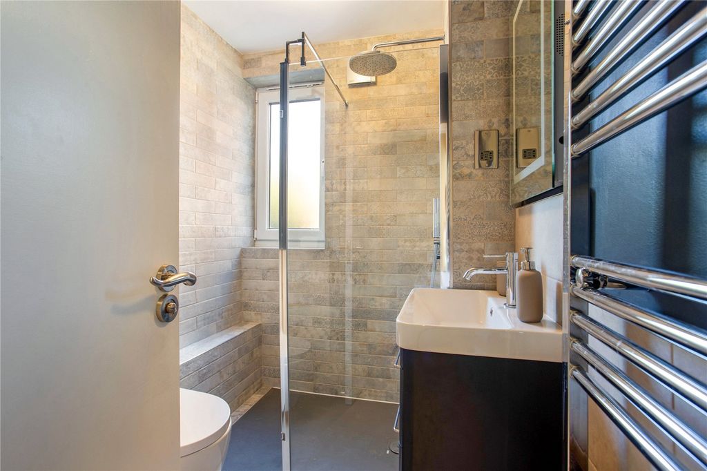 Property photo 3 of 7 Picture No. 06