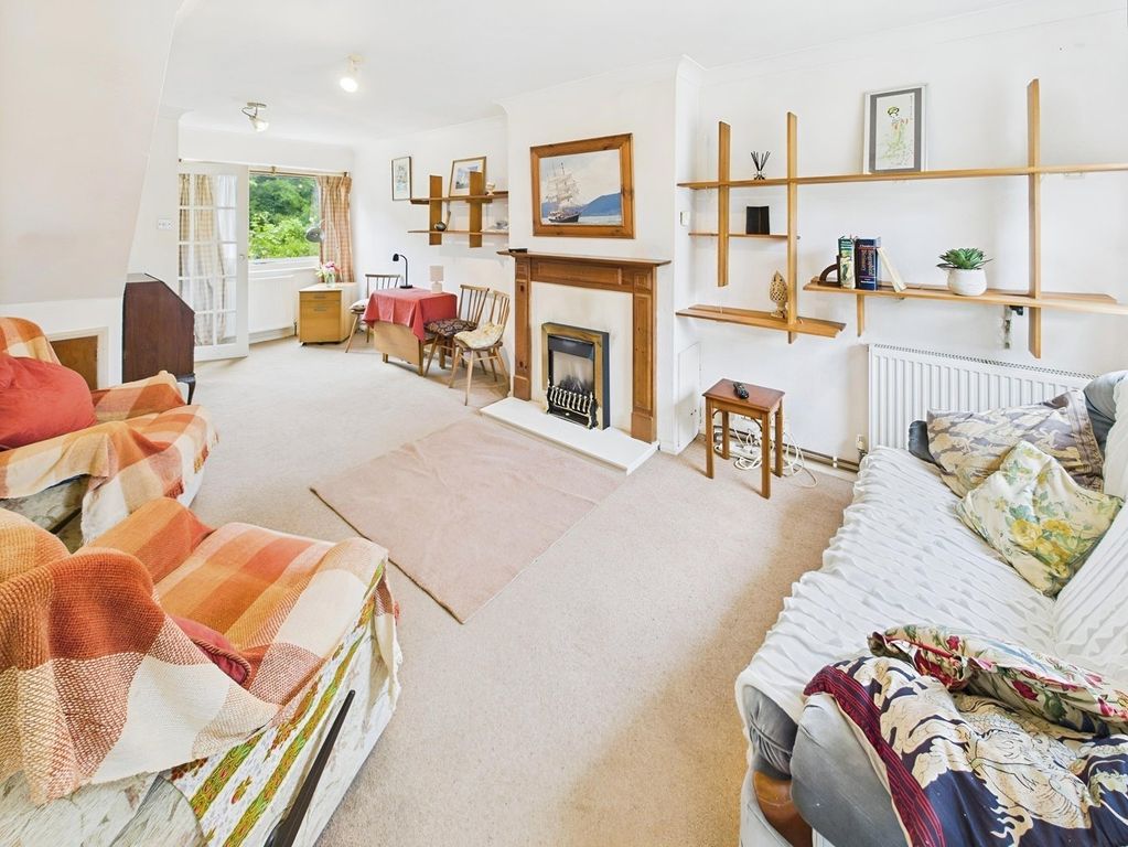 Property photo 3 of 12