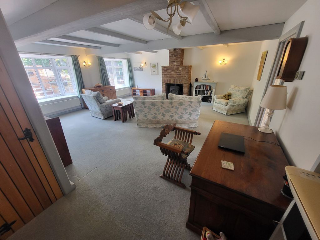 Property photo 2 of 30