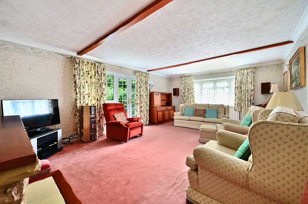 Property photo 2 of 10 39 Frogmore (4)