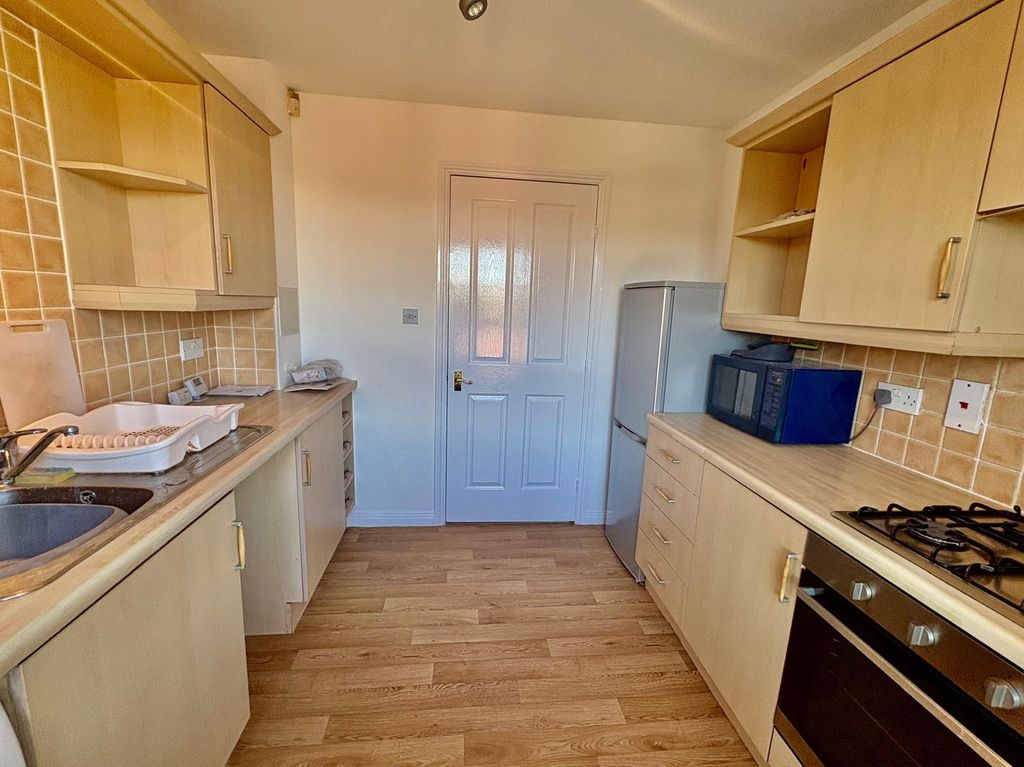 Property photo 3 of 11