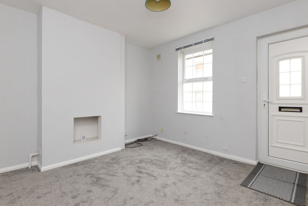 Property photo 2 of 10 914255