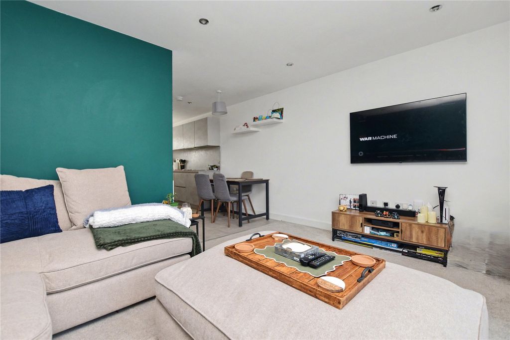 Property photo 2 of 18 Picture No. 23