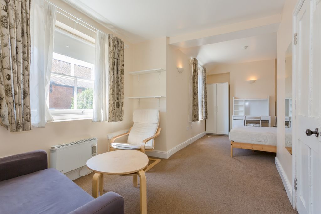 Property photo 2 of 9 Photo 3