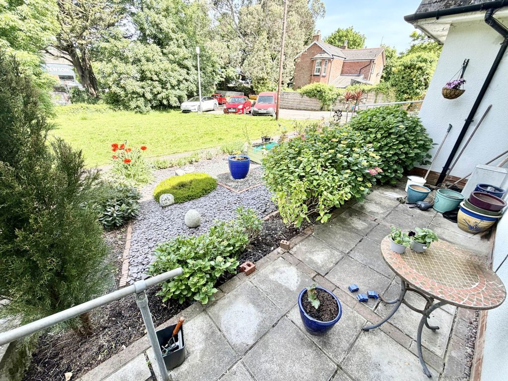 Property photo 3 of 11