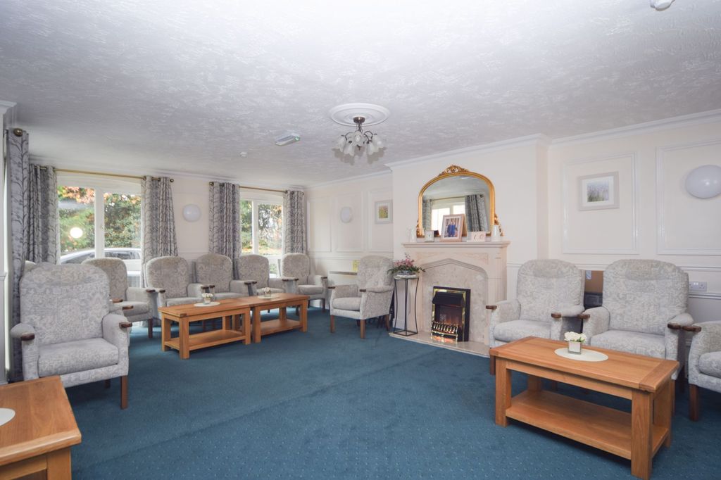 Property photo 2 of 12
