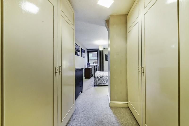 Property photo 3 of 10 1