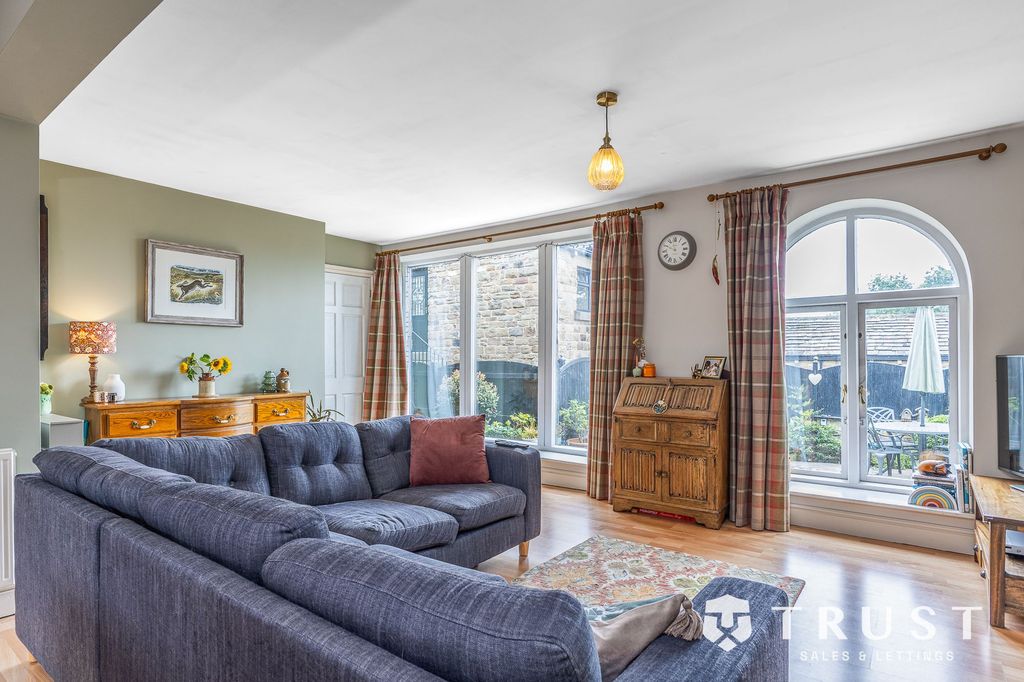 Property photo 2 of 50