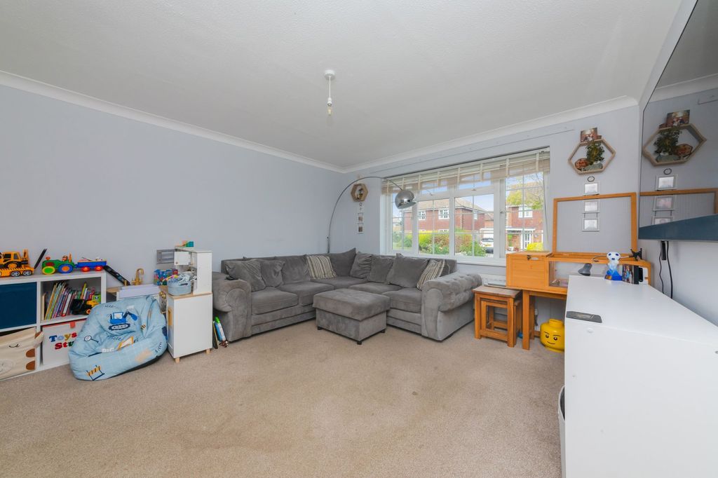 Property photo 2 of 17