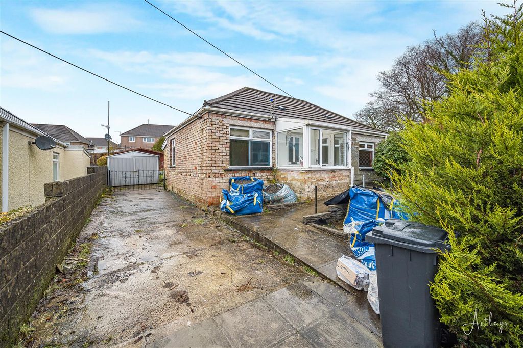 Property photo 1 of 15 Main Photograph