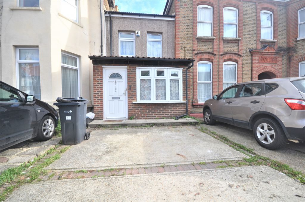 Property photo 3 of 11 Gallery