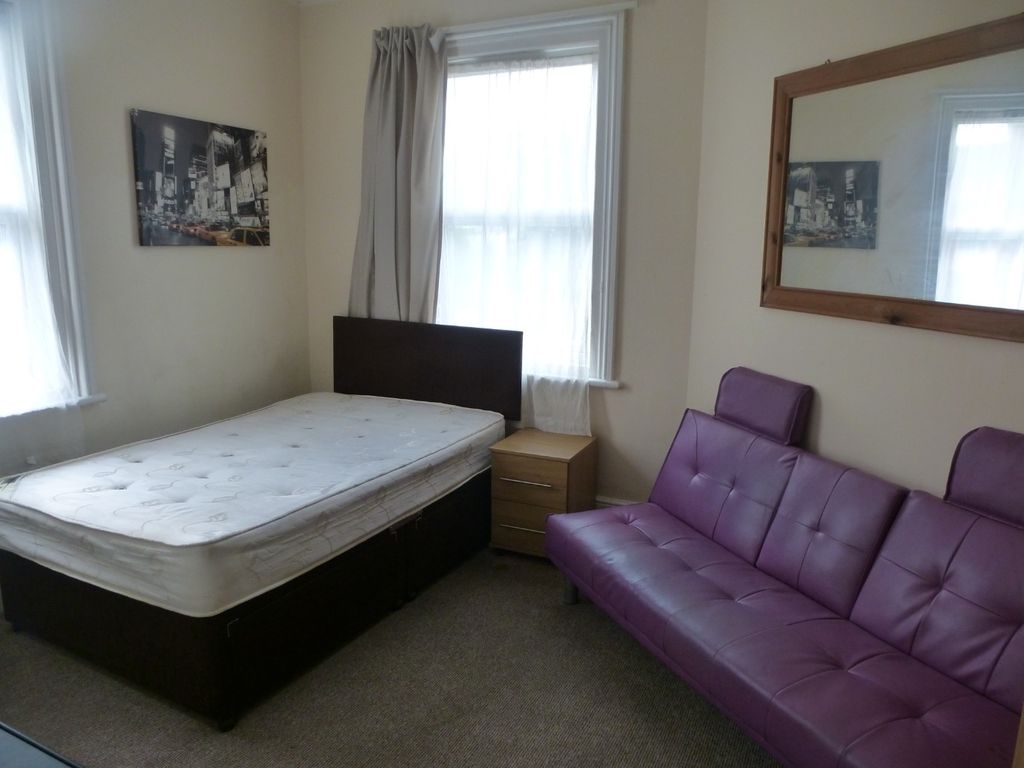 Property photo 1 of 6 5162330