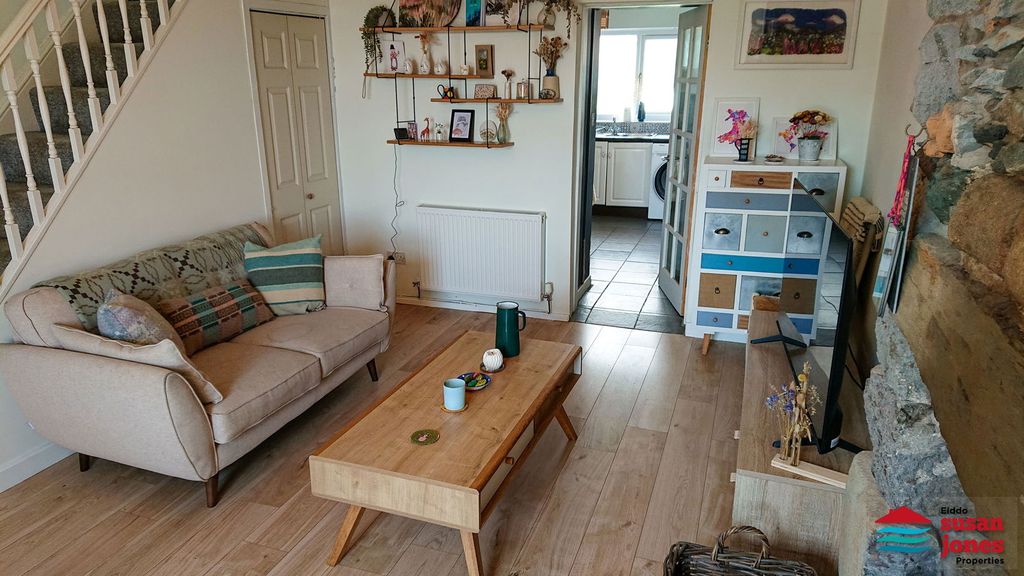 Property photo 3 of 16