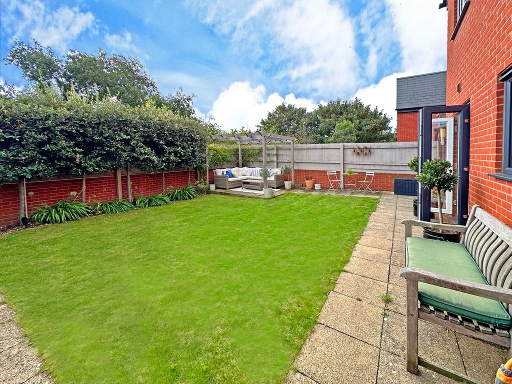 Property photo 2 of 22