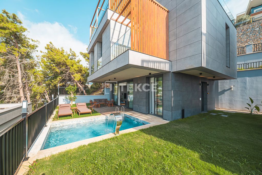 Property photo 2 of 33