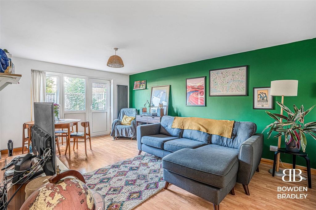 Property photo 3 of 12 Living Room