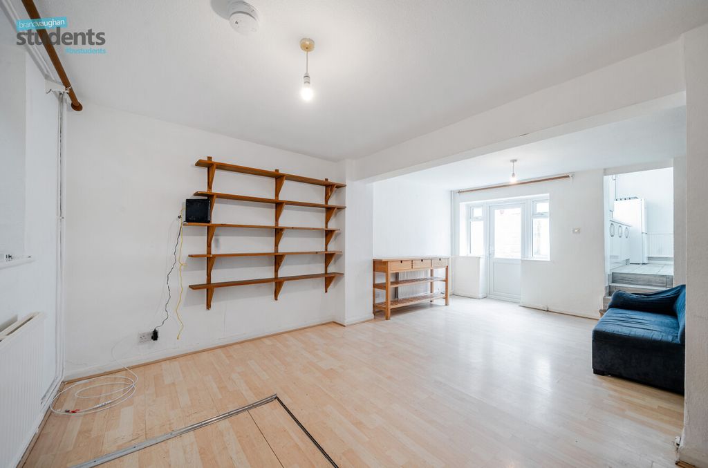 Property photo 3 of 10 9dc6d7c3-85d6-4B7...