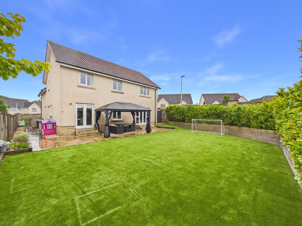 Property photo 2 of 33