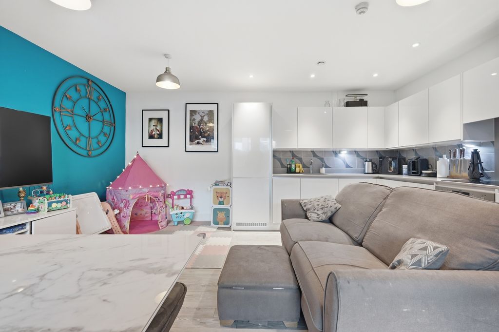 Property photo 2 of 6