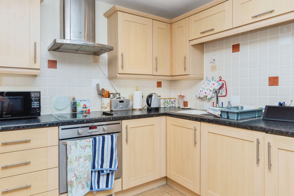 Property photo 2 of 14