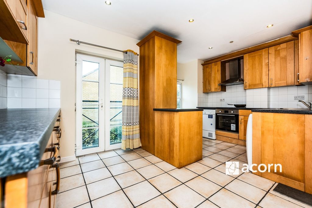 Property photo 2 of 10 Kitchen