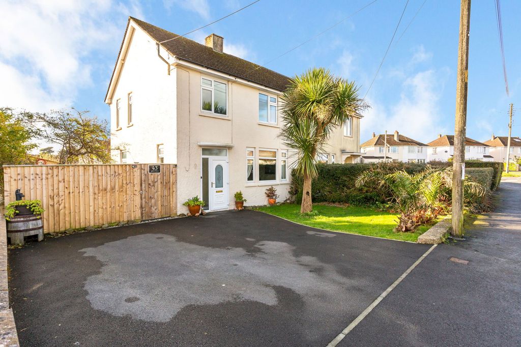 Property photo 1 of 28