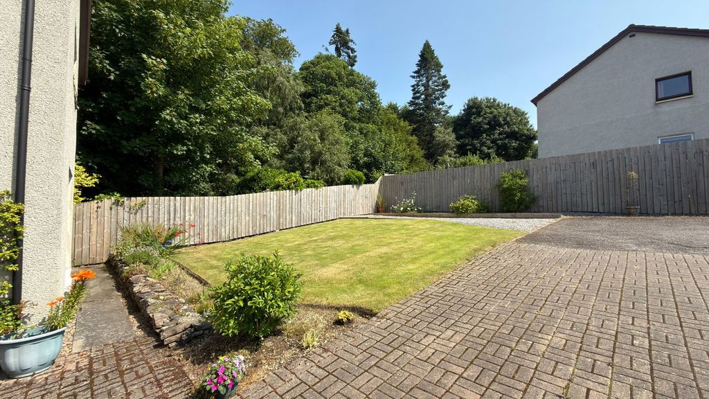 Property photo 3 of 34