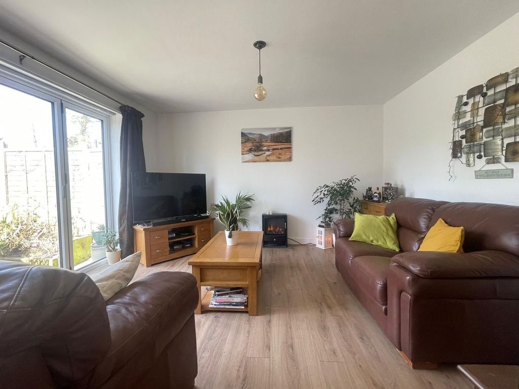 Property photo 3 of 24