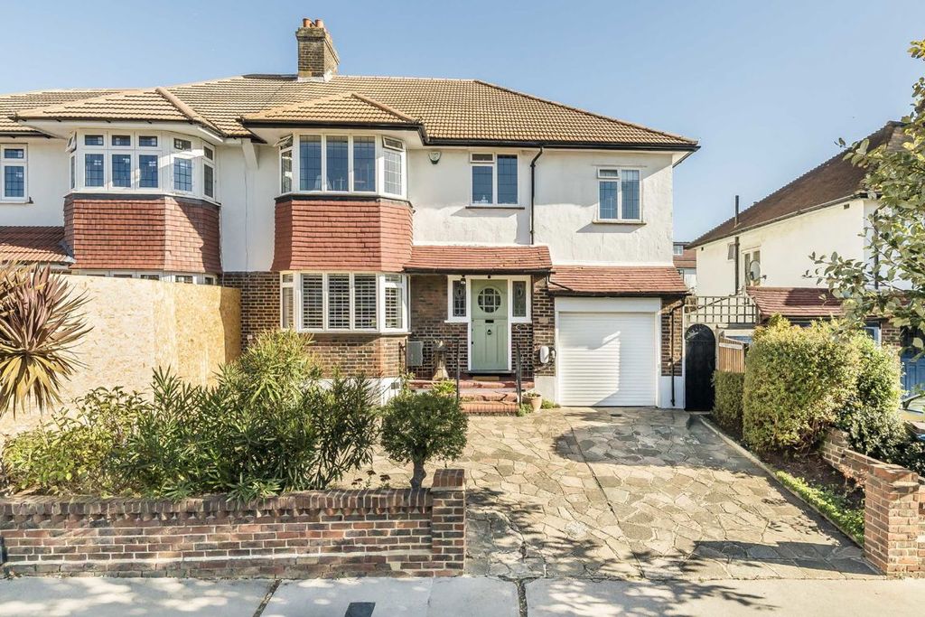 Property photo 1 of 8