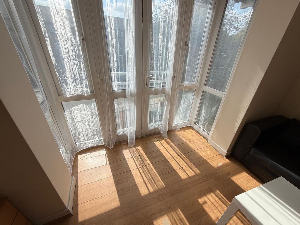 Property photo 2 of 4