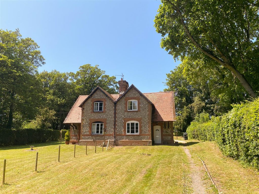 Property photo 1 of 9