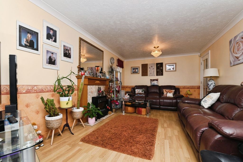 Property photo 2 of 20 Pbox-Img.Jpg