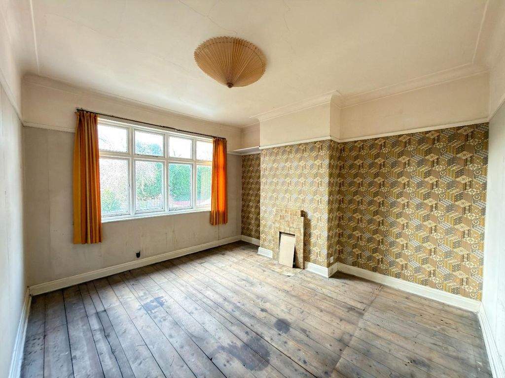Property photo 3 of 33