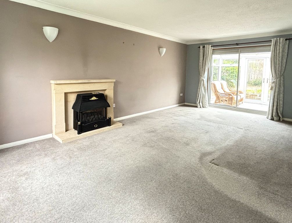 Property photo 2 of 13 Sitting Room