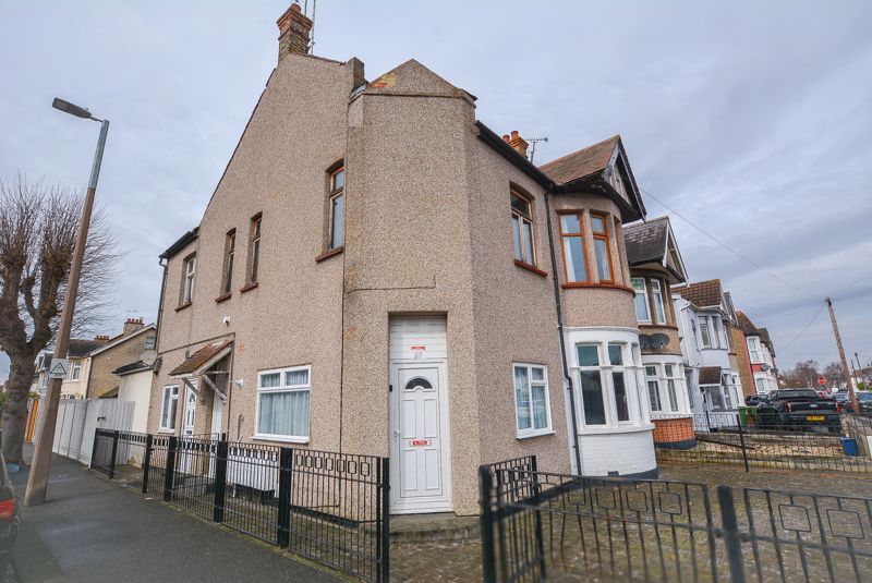 Property photo 1 of 9 Photo 7