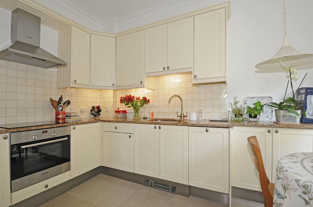 Property photo 2 of 5 Kitchen