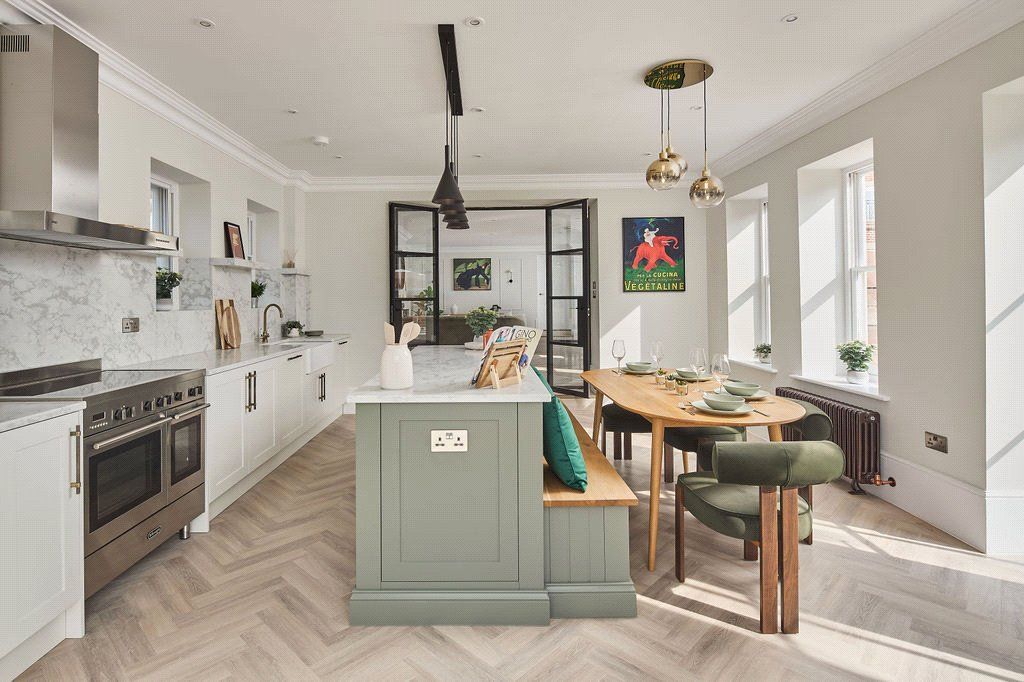 Property photo 2 of 11 Kitchen