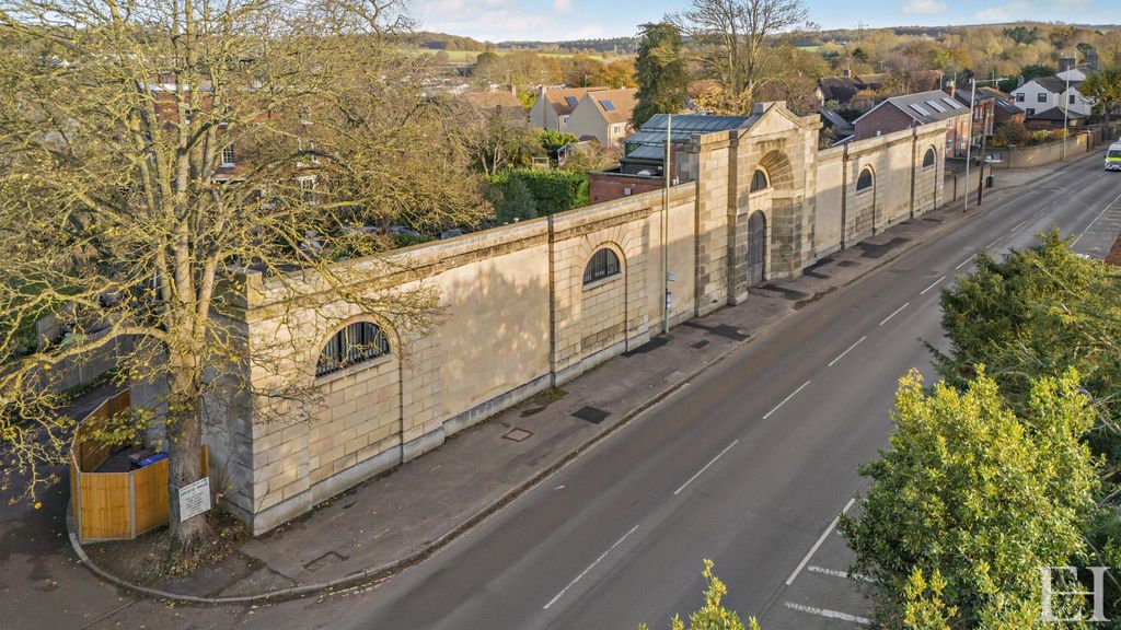 Property photo 1 of 29 4676903