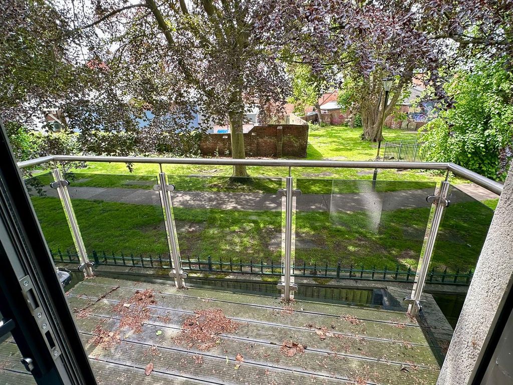 Property photo 3 of 13