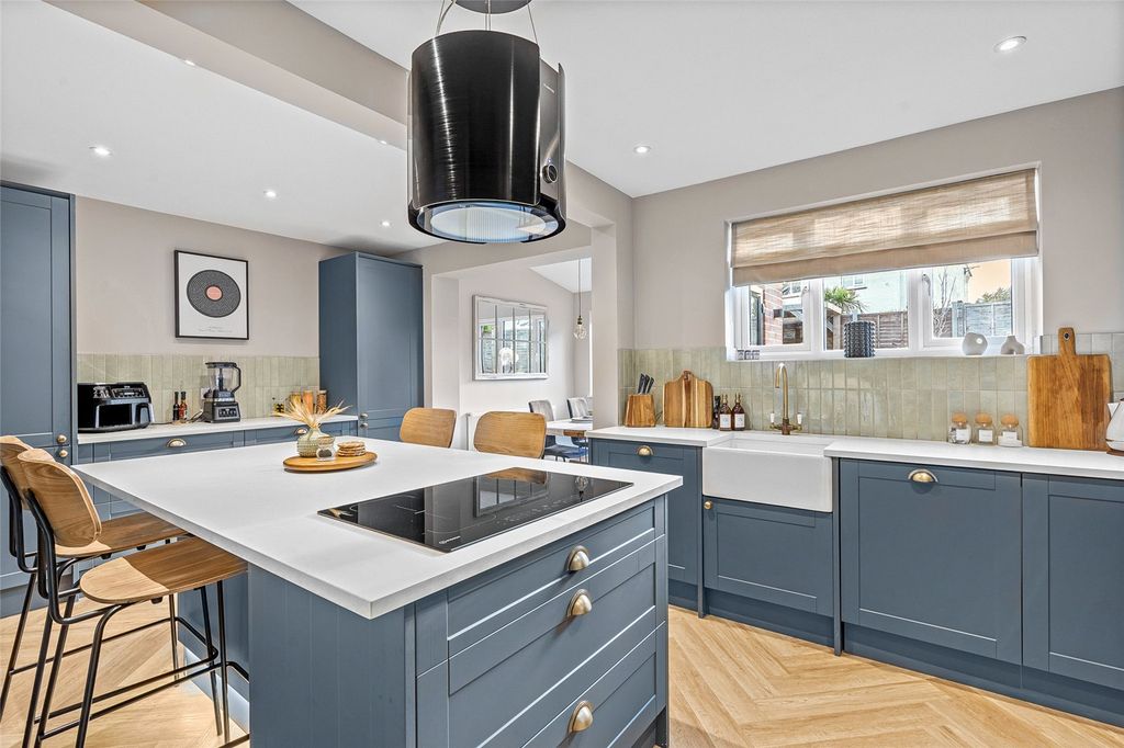 Property photo 2 of 19 Picture No. 12