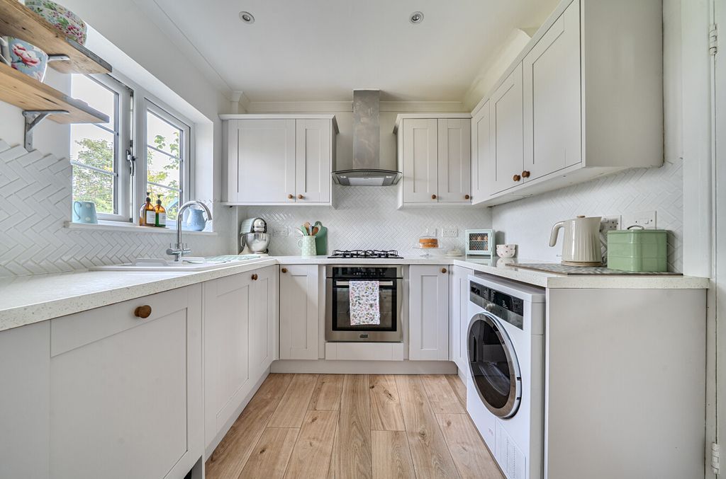 Property photo 3 of 24 1467903-20-6A217c...