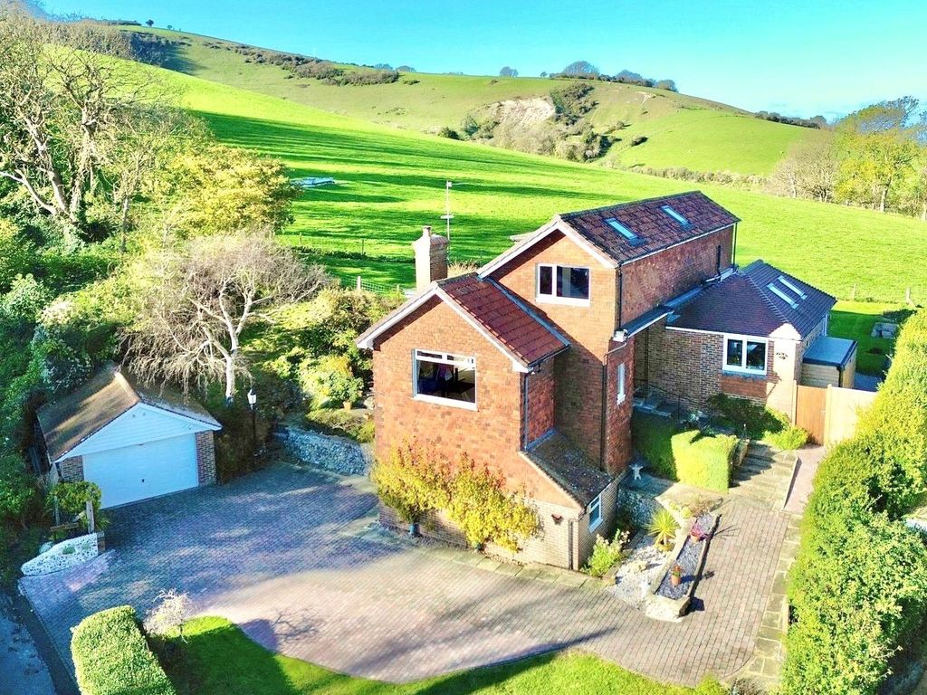 Property photo 1 of 63 Picture No. 46