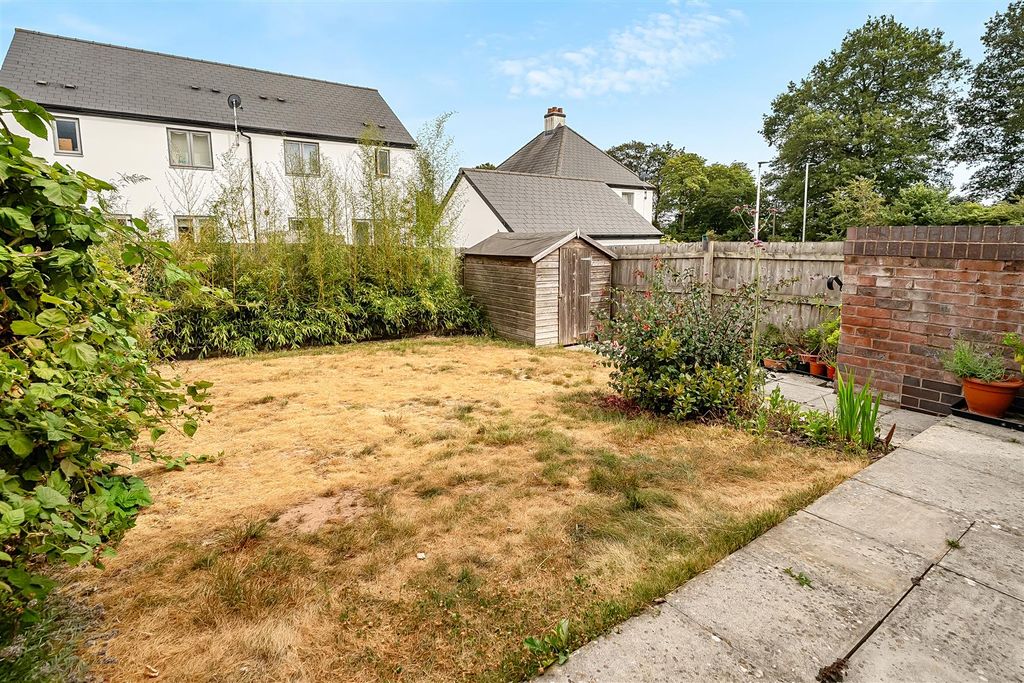 Property photo 2 of 17 Garden